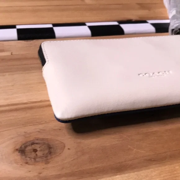 Coach x Pepsi Collab Retro Vintage Glittering Pepsi Cola Zipper Wristlet Pouch - Picture 7 of 16